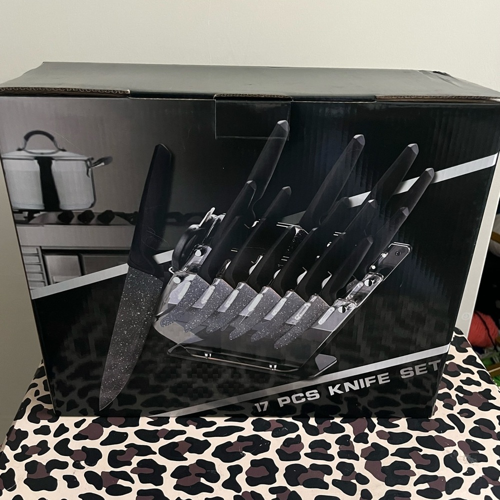 17-Piece Black Knife Set
